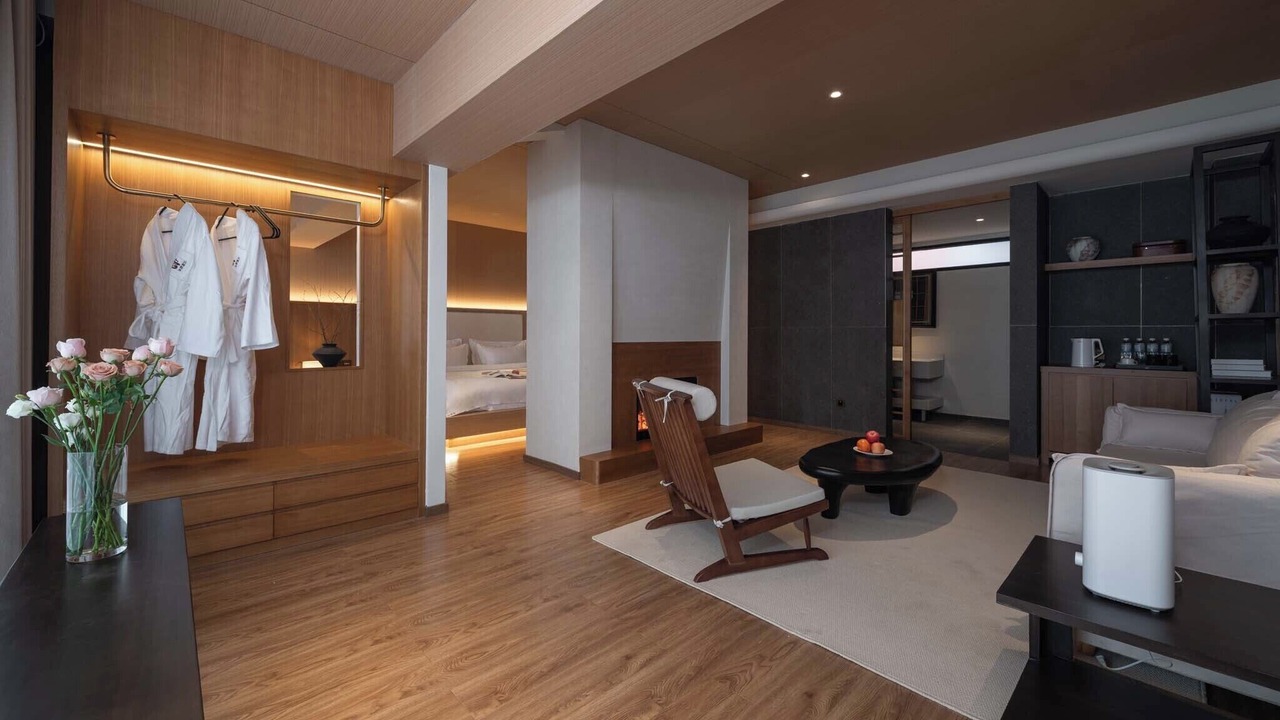 Photo of Bedroom in Shangri-La