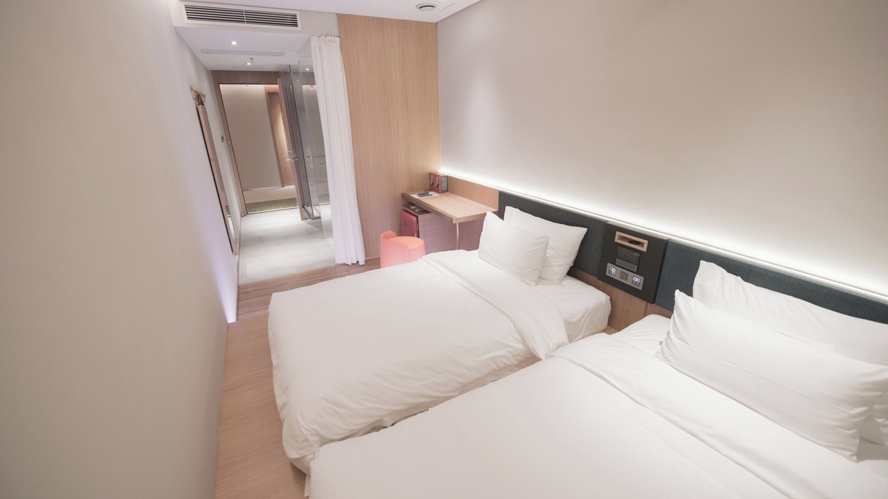 Photo of Bedroom in Luohu