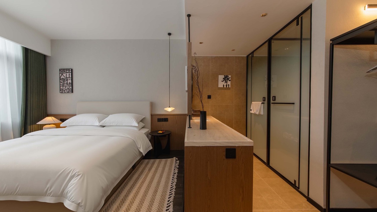 Photo of Bedroom in Emeishan