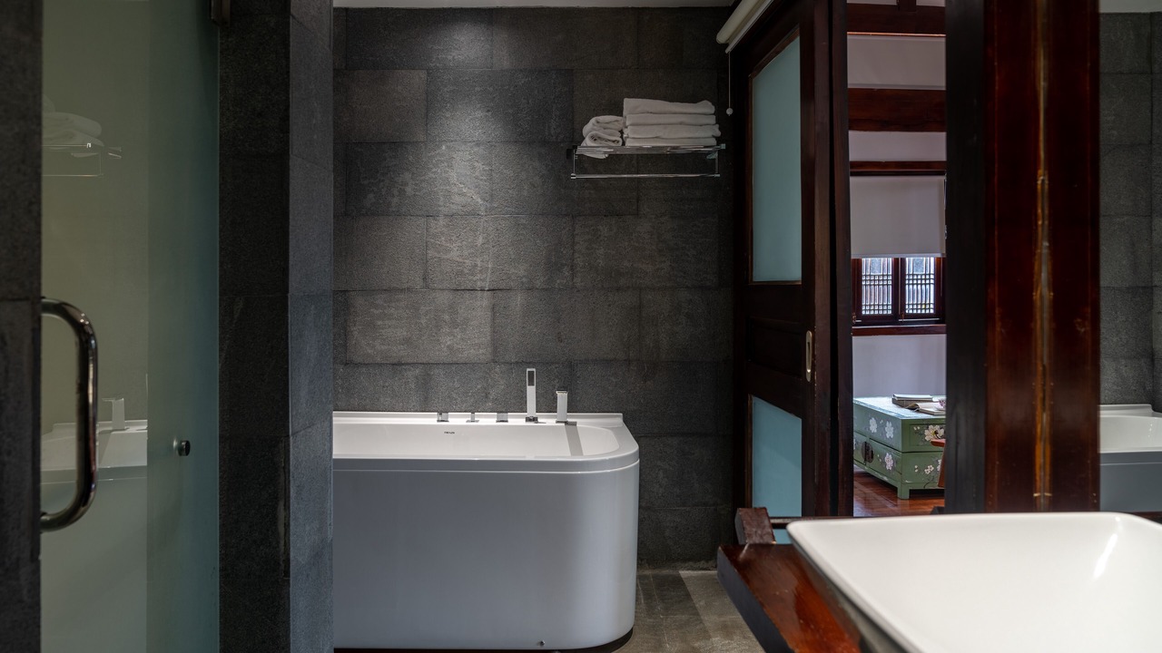 Photo of Bathroom in Dayan Old Town