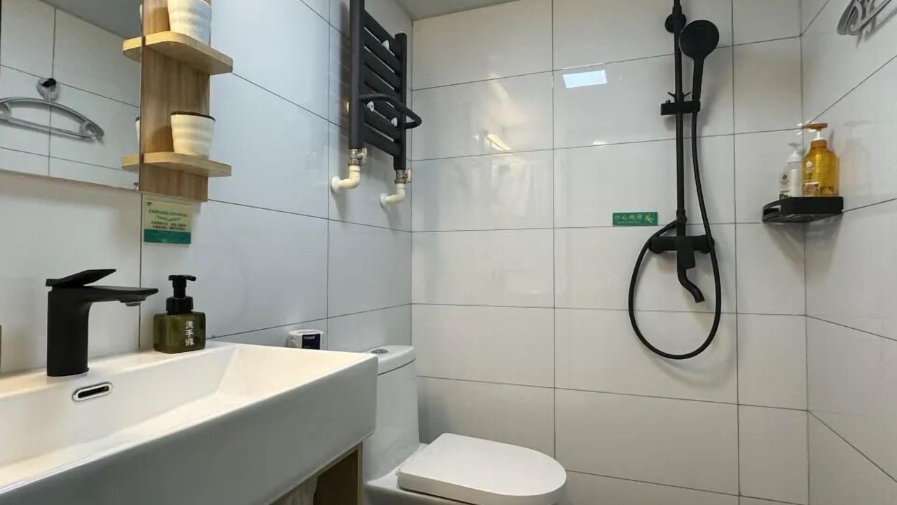 Photo of Bathroom in Downtown Beijing