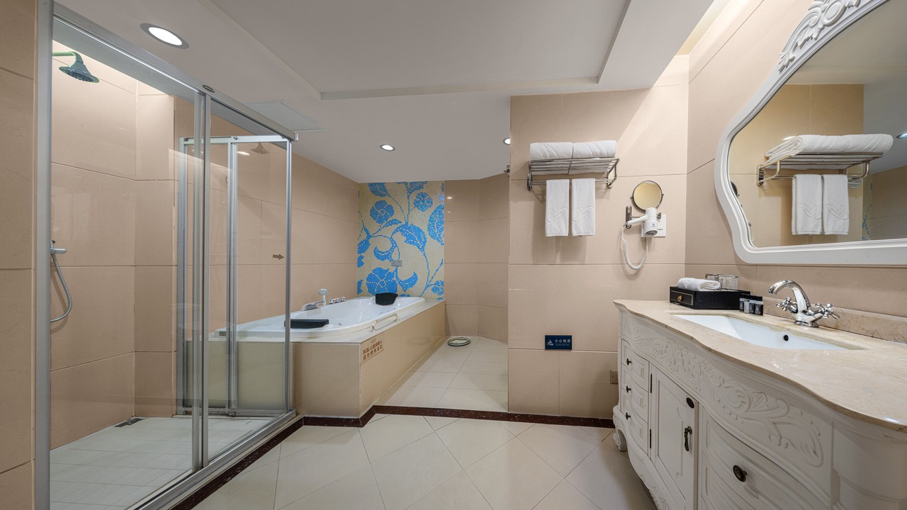 Photo of Bathroom in Changshou