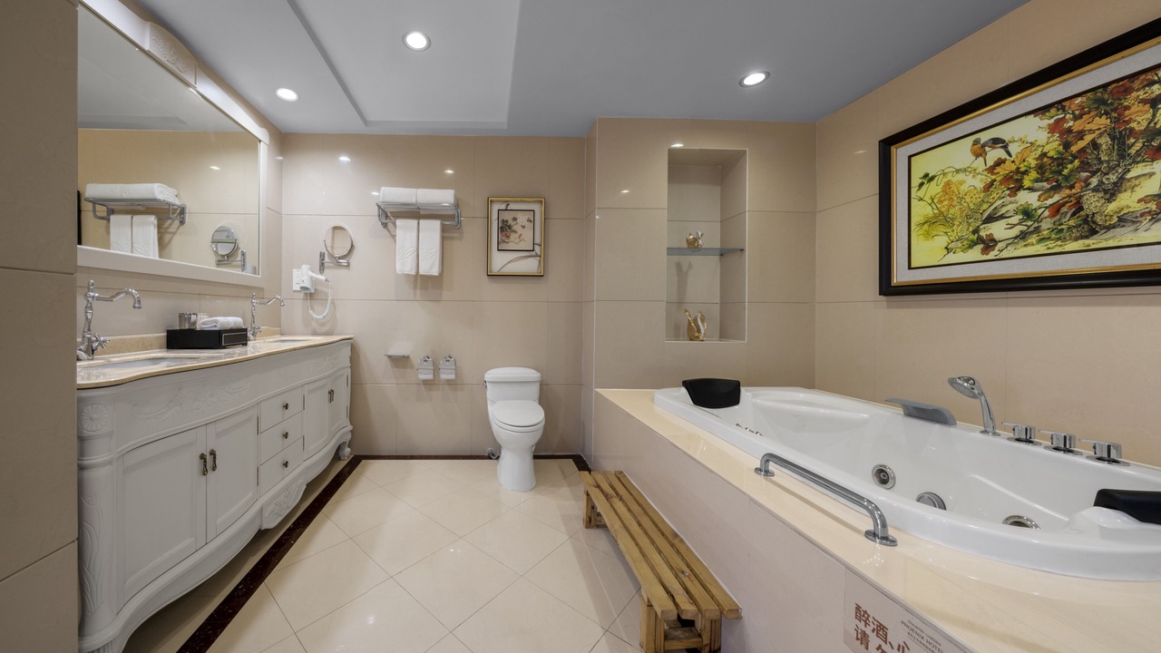 Photo of Bathroom in Changshou