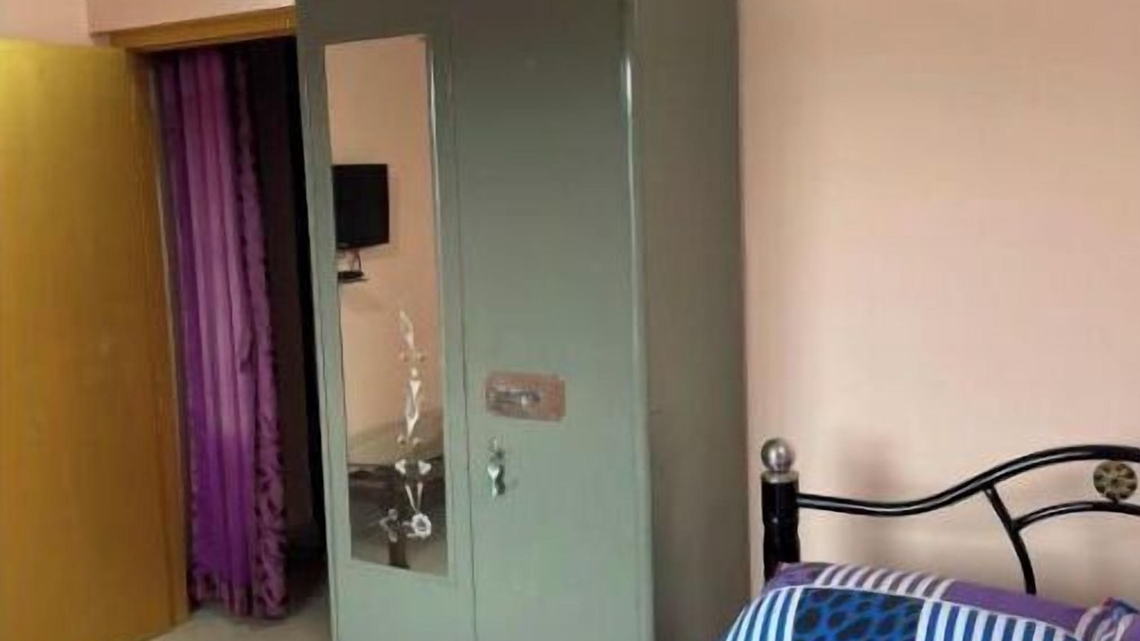 Photo of Bedroom in Sualkuchi