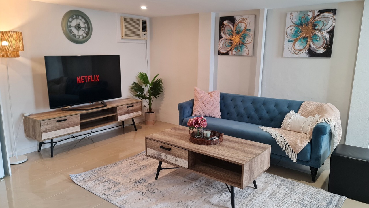 Photo of Livingroom in Guildford West