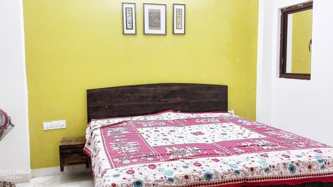 Photo of Bedroom in Taj Ganj