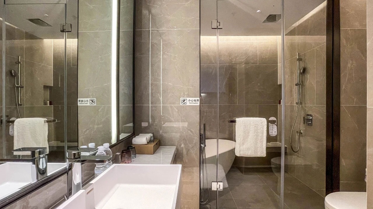 Photo of Bathroom in Yue Lu