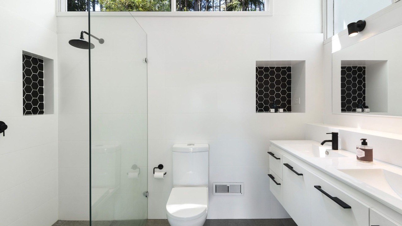Photo of Bathroom in Avalon Beach