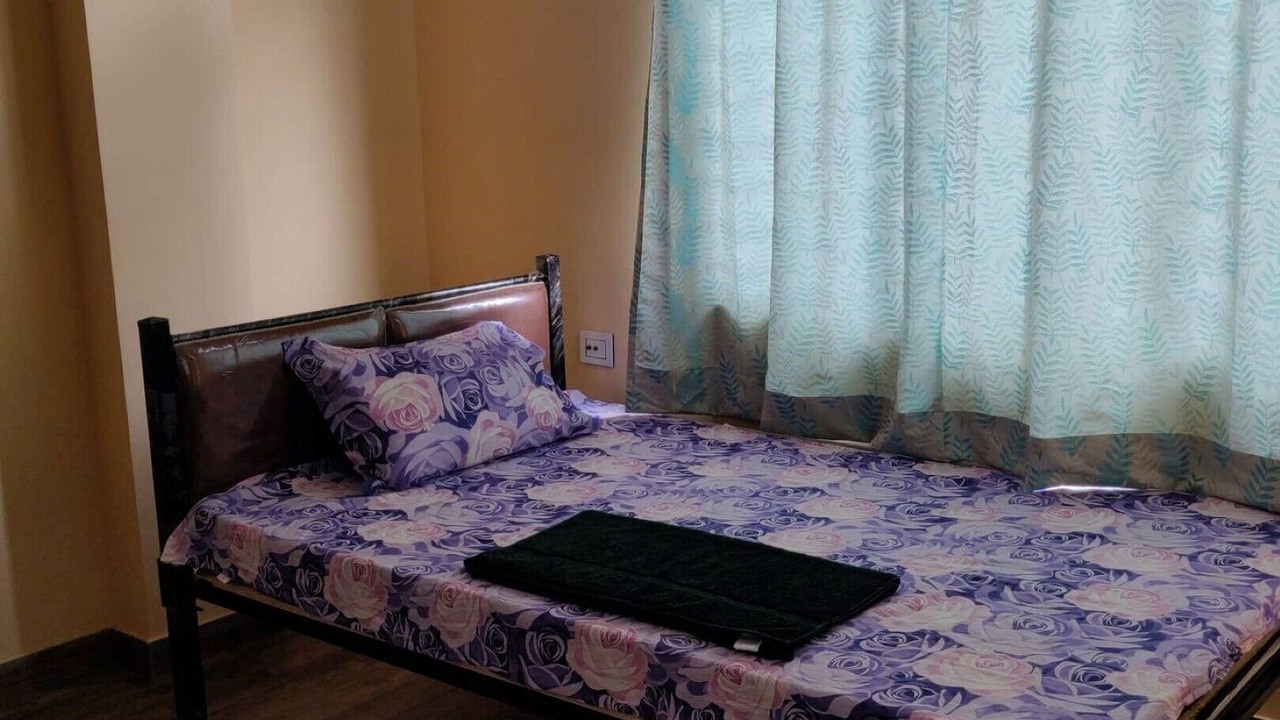 Photo of Bedroom in Sualkuchi