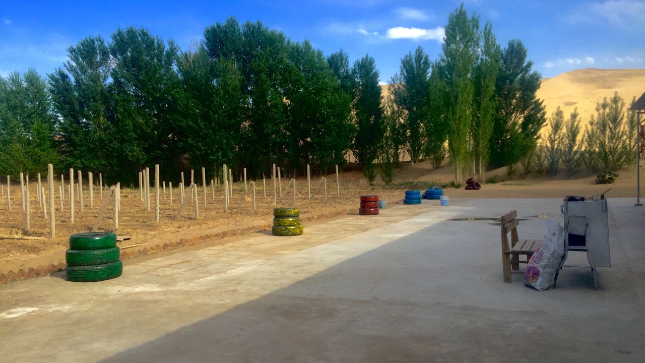 Photo of Outdoor in Mingsha Mountain and Crescent Spring