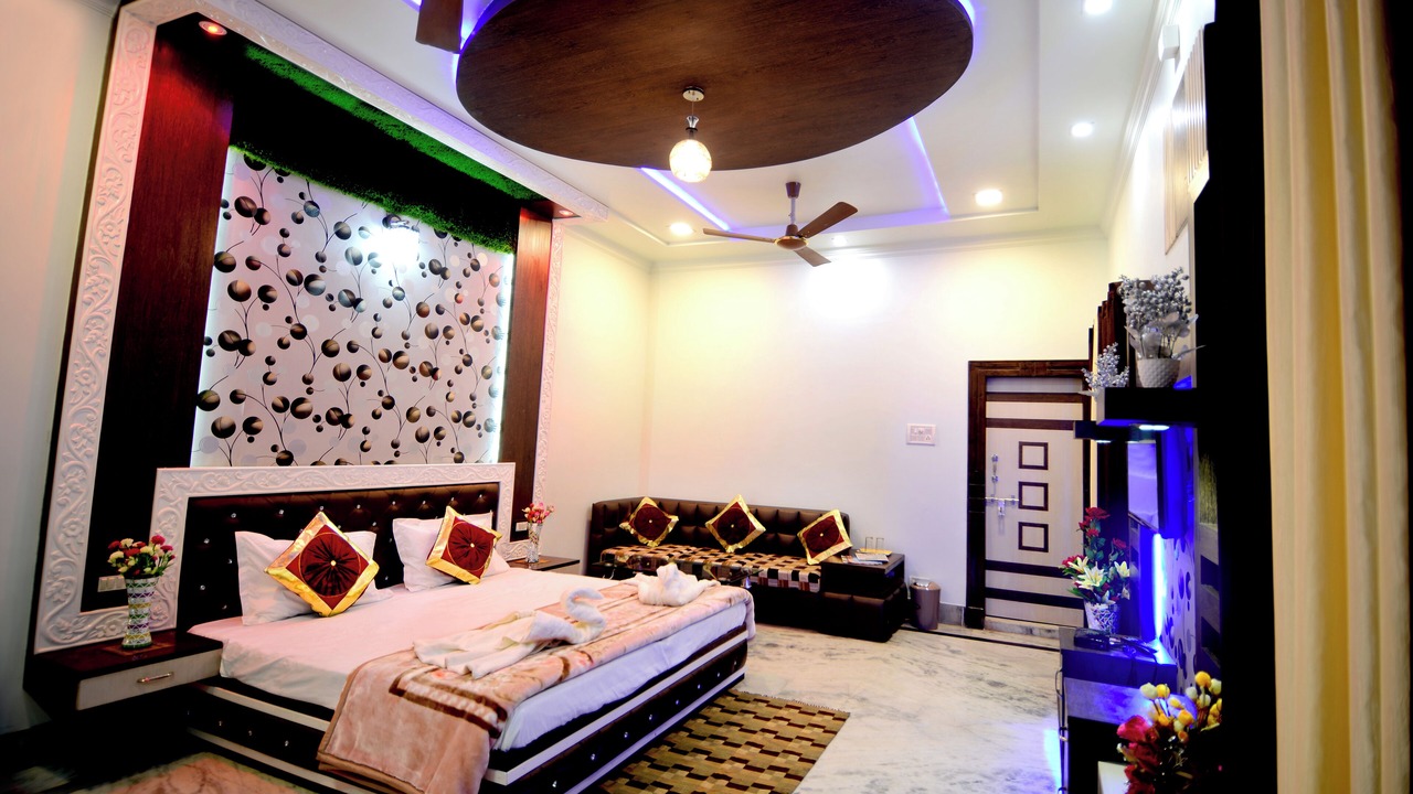 Photo of Bedroom in Taj Ganj