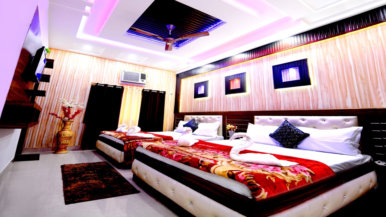 Photo of Bedroom in Taj Ganj