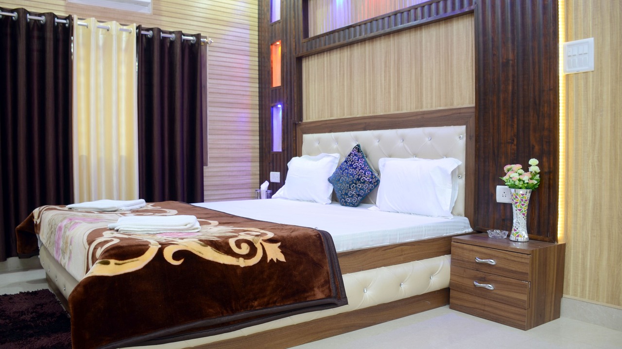 Photo of Bedroom in Taj Ganj