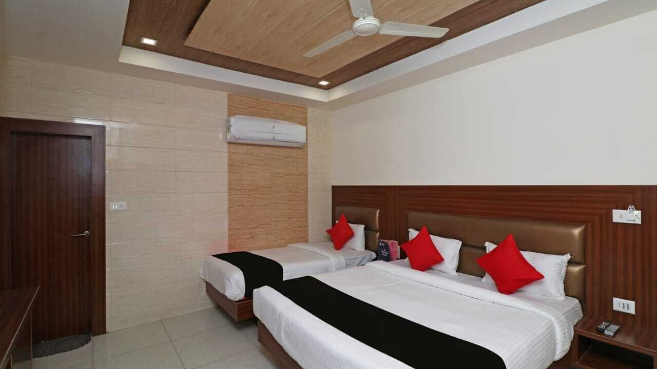 Photo of Bedroom in Taj Ganj