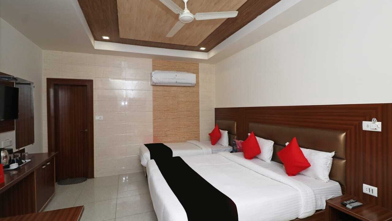Photo of Bedroom in Taj Ganj
