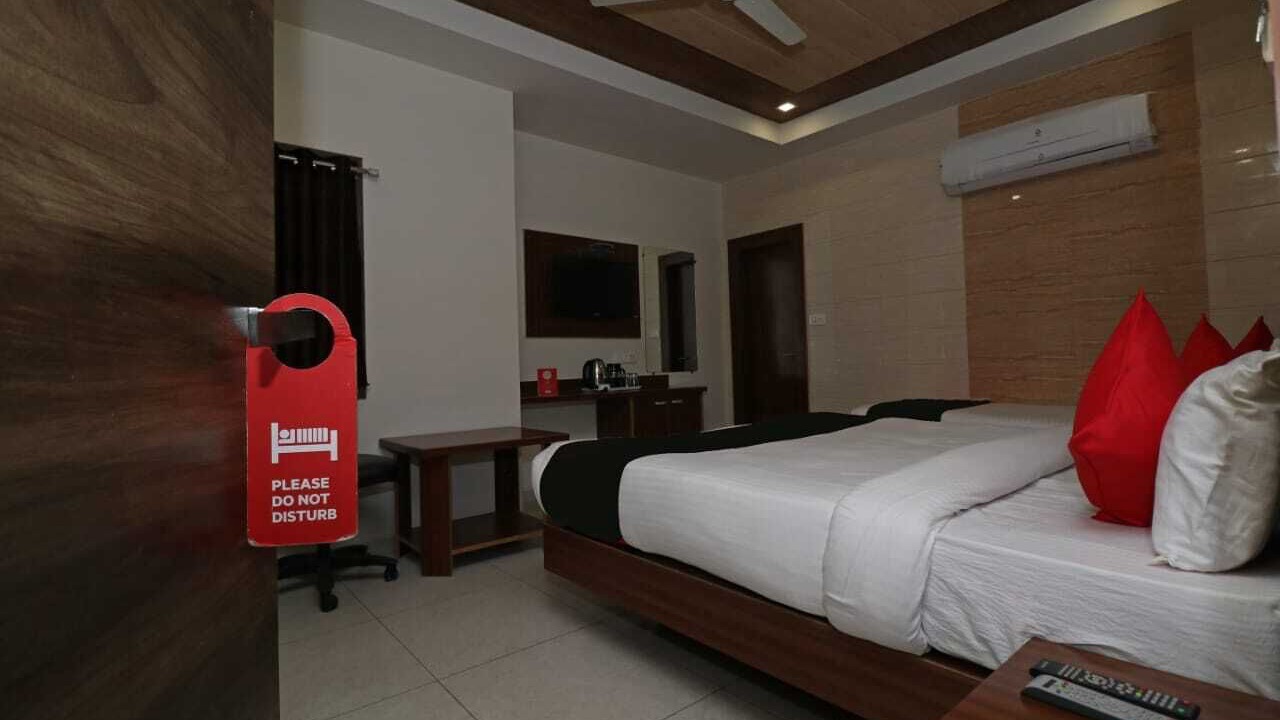 Photo of Bedroom in Taj Ganj