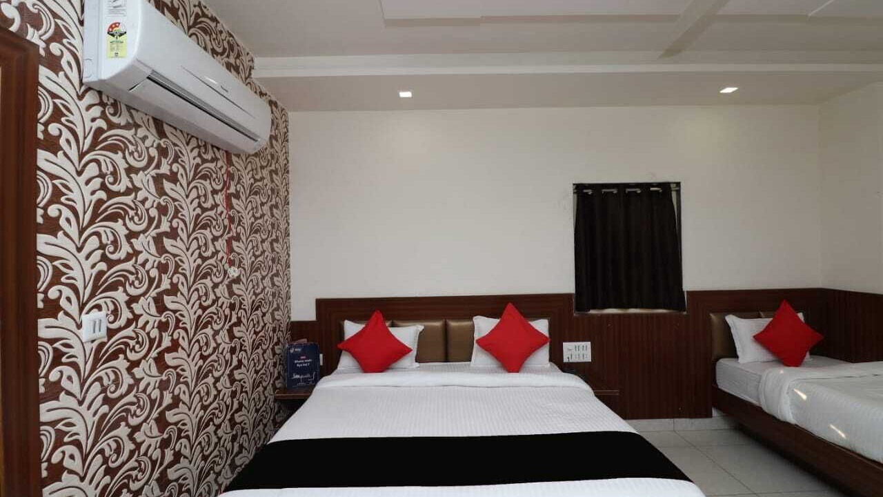 Photo of Bedroom in Taj Ganj