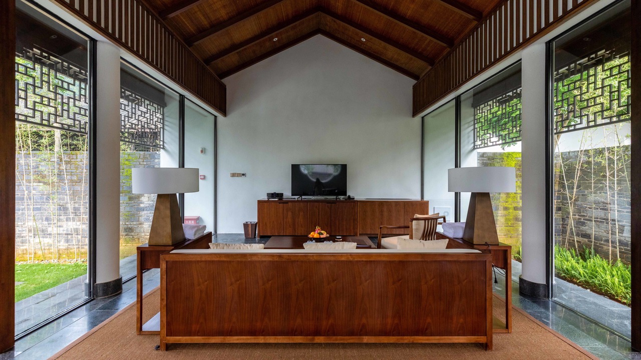 Photo of Livingroom in Ten Mile Gallery