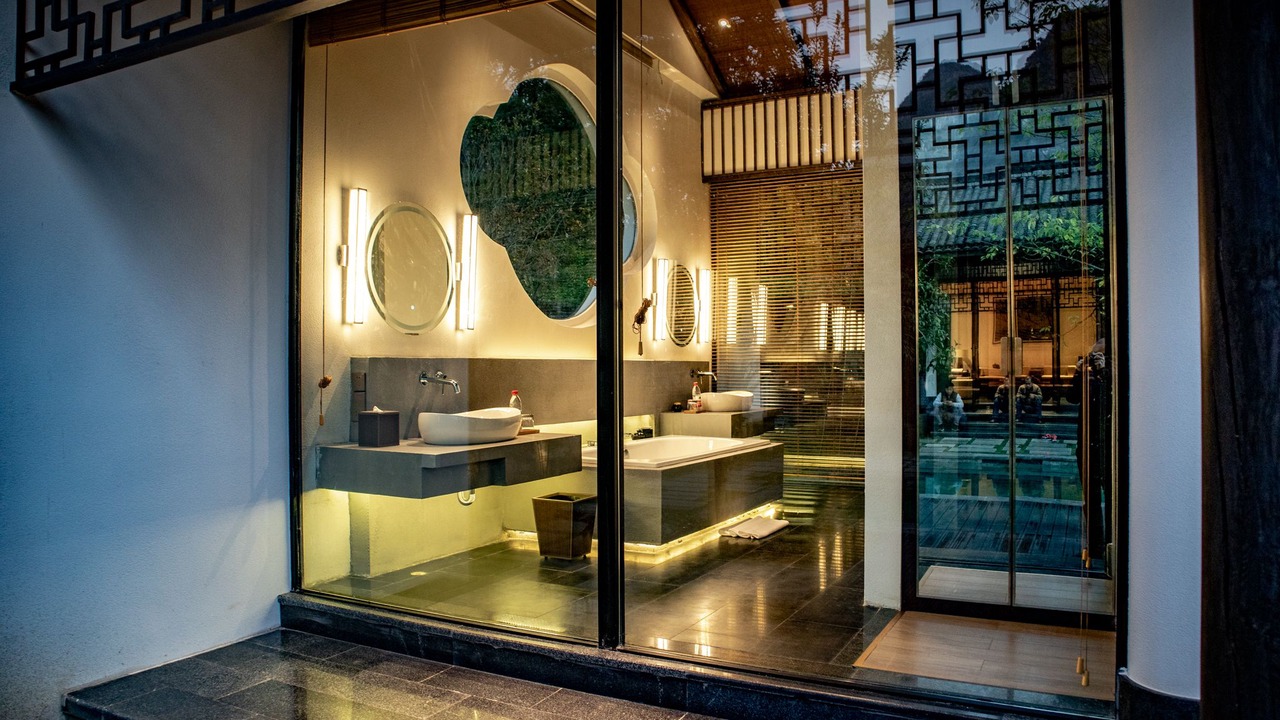 Photo of Bathroom in Ten Mile Gallery