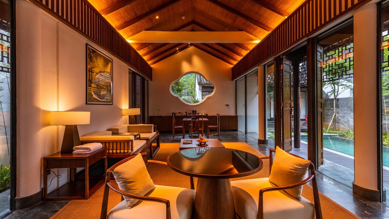 Photo of Livingroom in Ten Mile Gallery