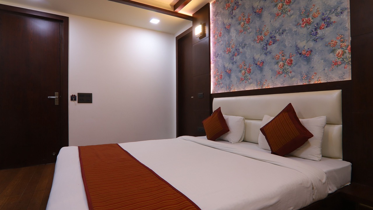 Photo of Bedroom in Taj Ganj