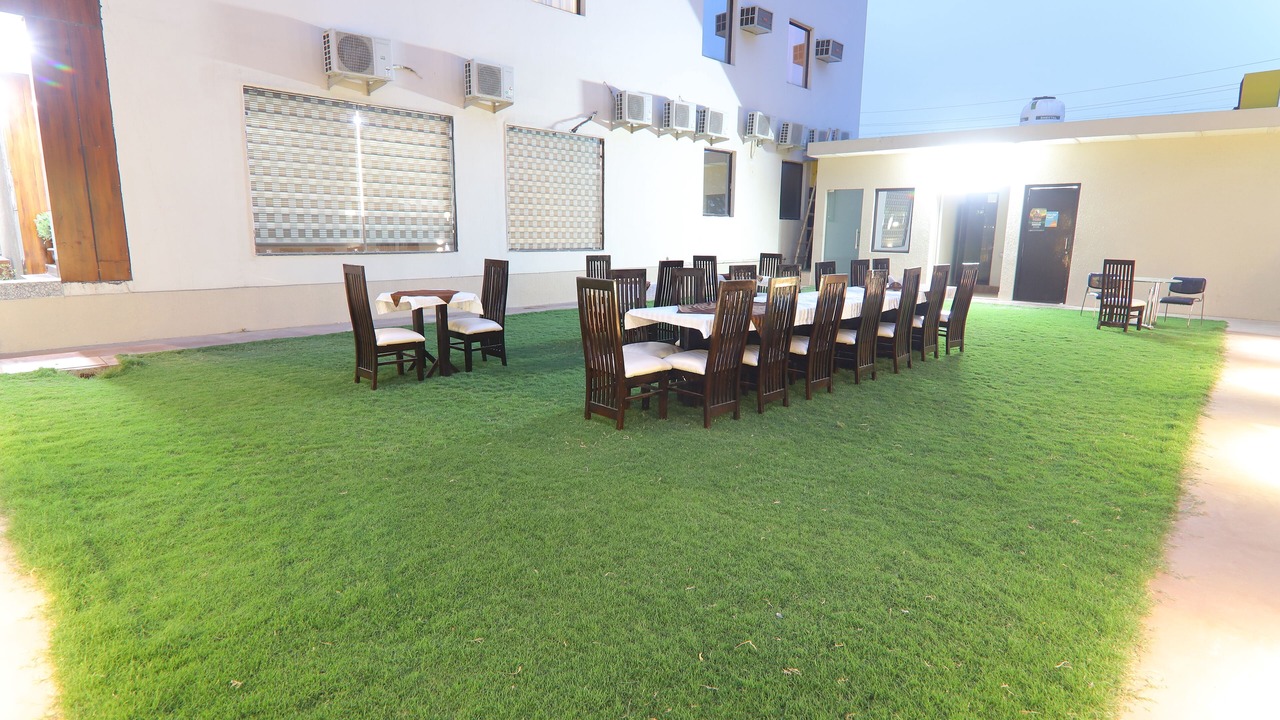 Photo of Outdoor in Taj Ganj