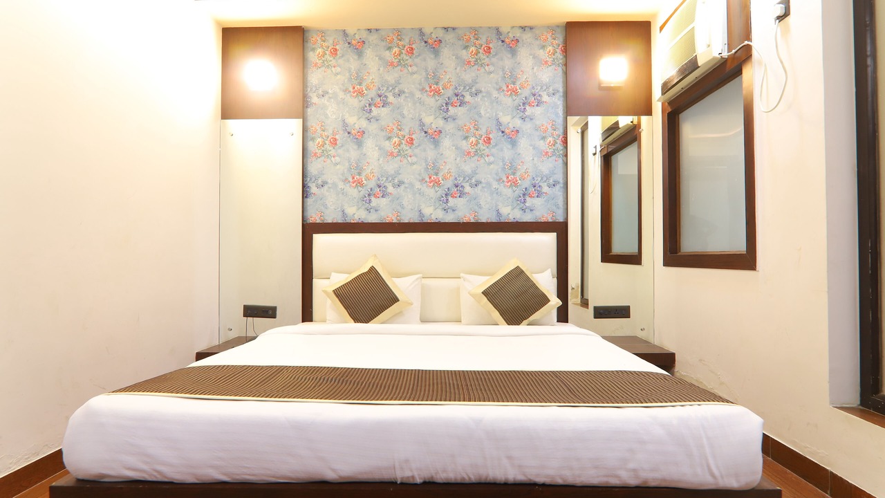 Photo of Bedroom in Taj Ganj