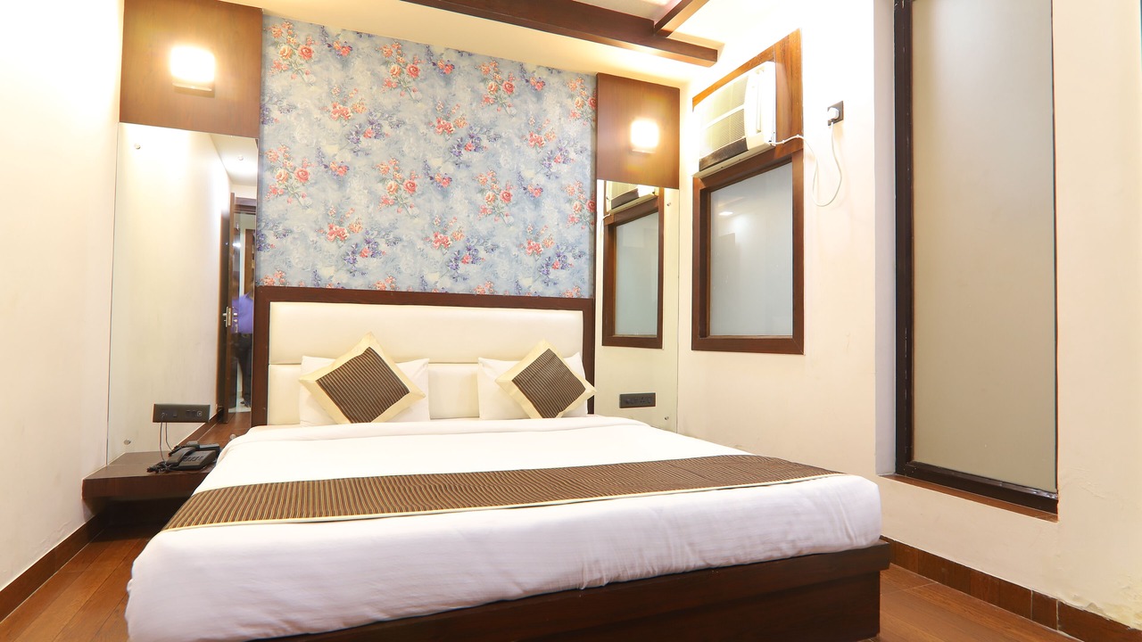 Photo of Bedroom in Taj Ganj