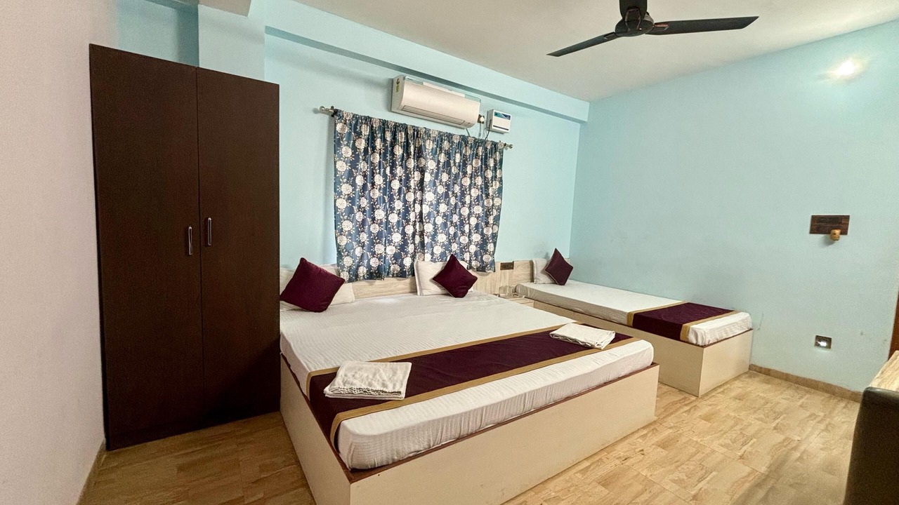 Photo of Bedroom in Sualkuchi