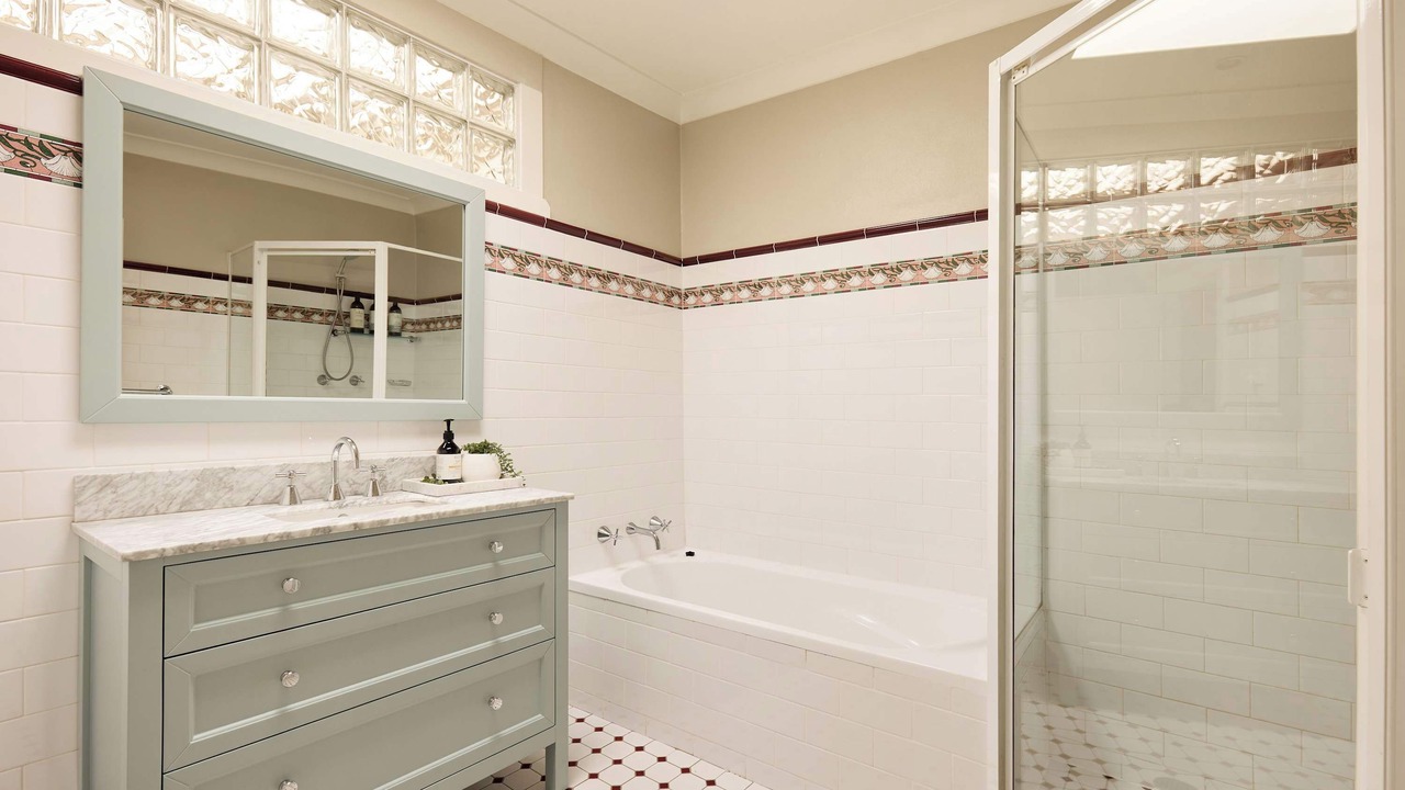 Photo of Bathroom in Arncliffe