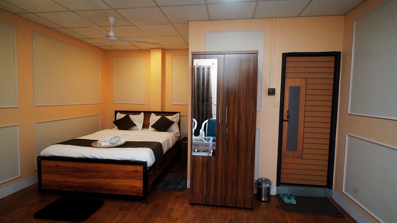 Photo of Bedroom in Sualkuchi