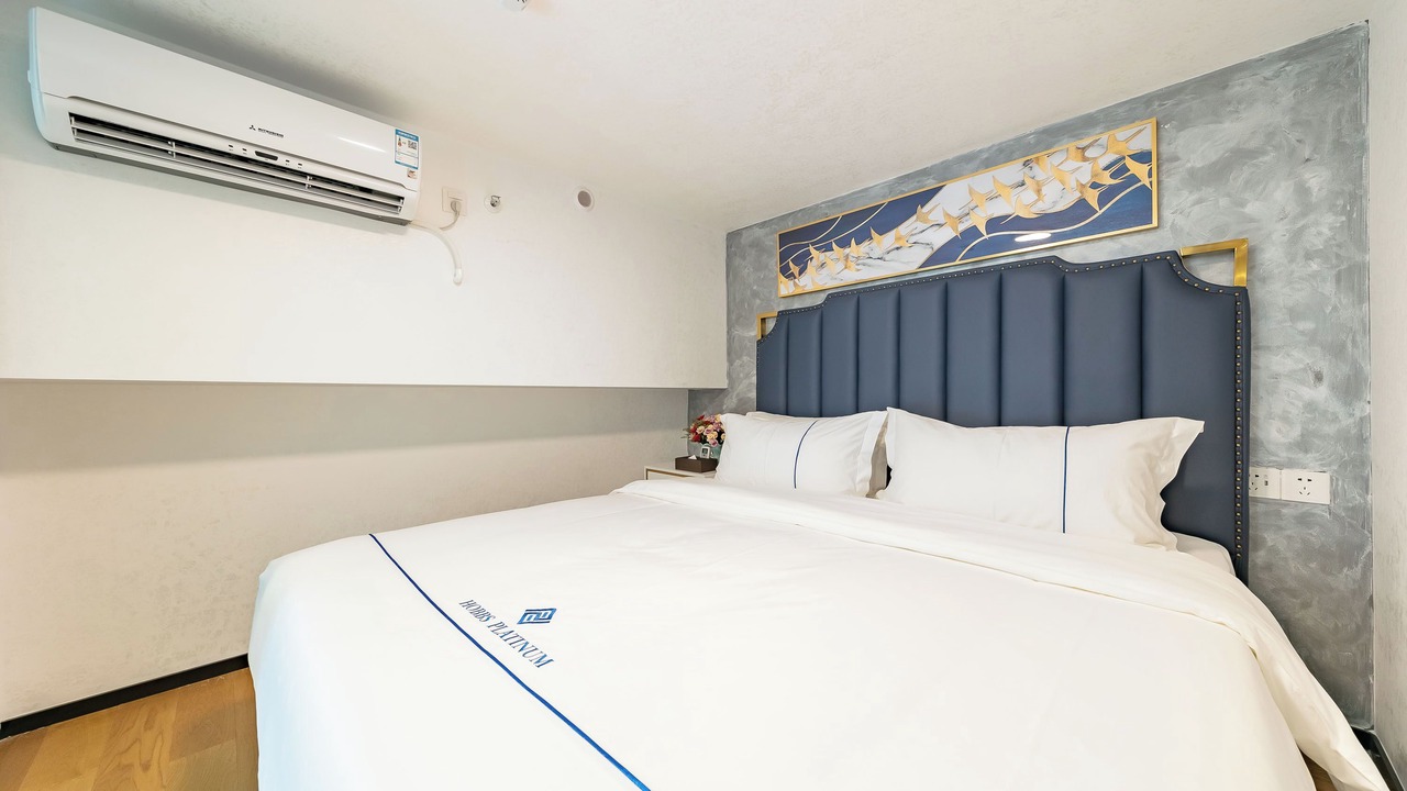 Photo of Bedroom in Huaqiang North