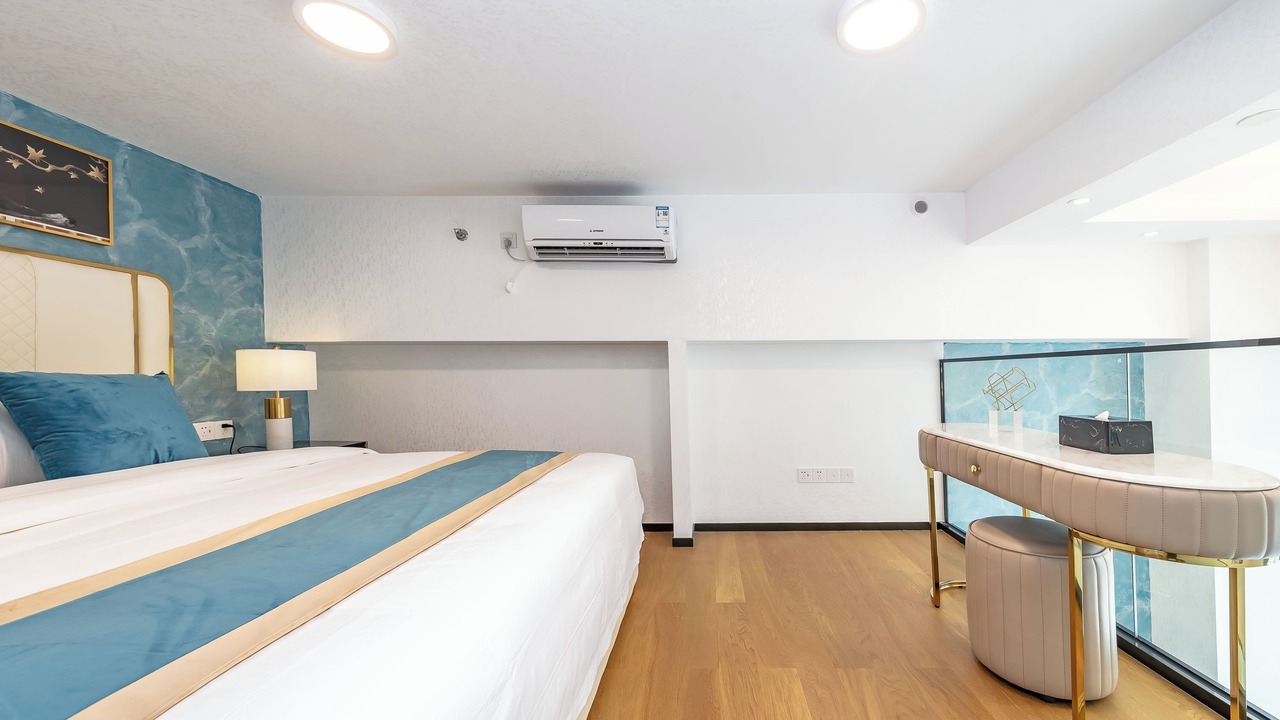 Photo of Bedroom in Huaqiang North