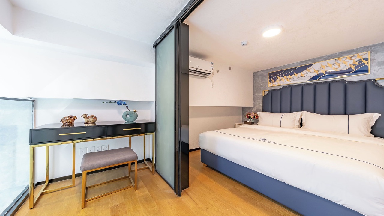 Photo of Bedroom in Huaqiang North