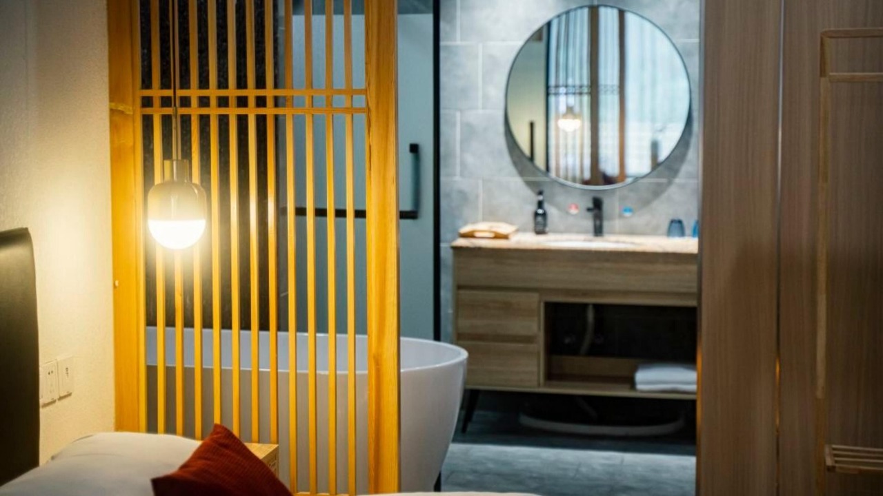 Photo of Bedroom in Emeishan