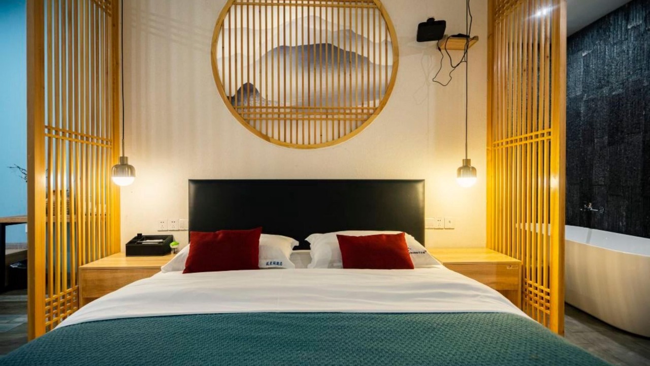 Photo of Bedroom in Emeishan