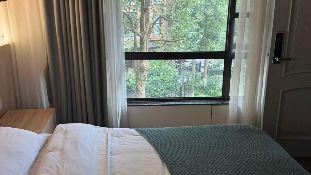 Photo of Bedroom in Emeishan
