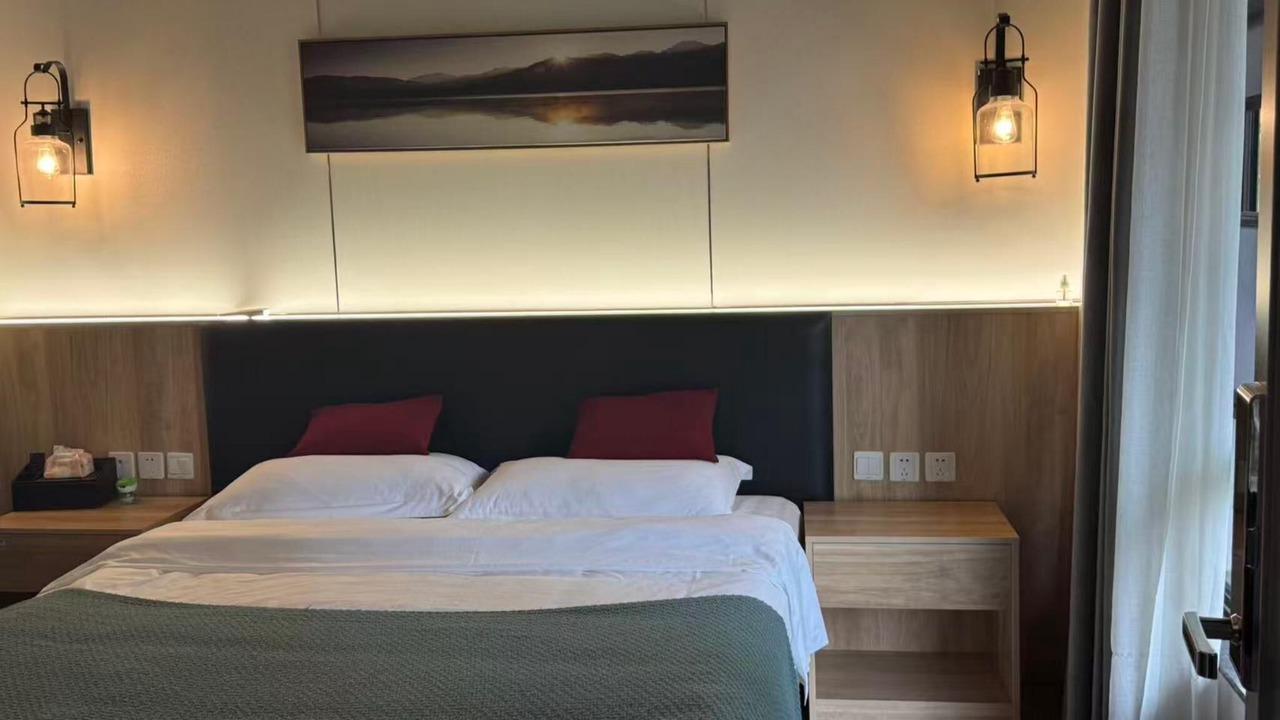 Photo of Bedroom in Emeishan