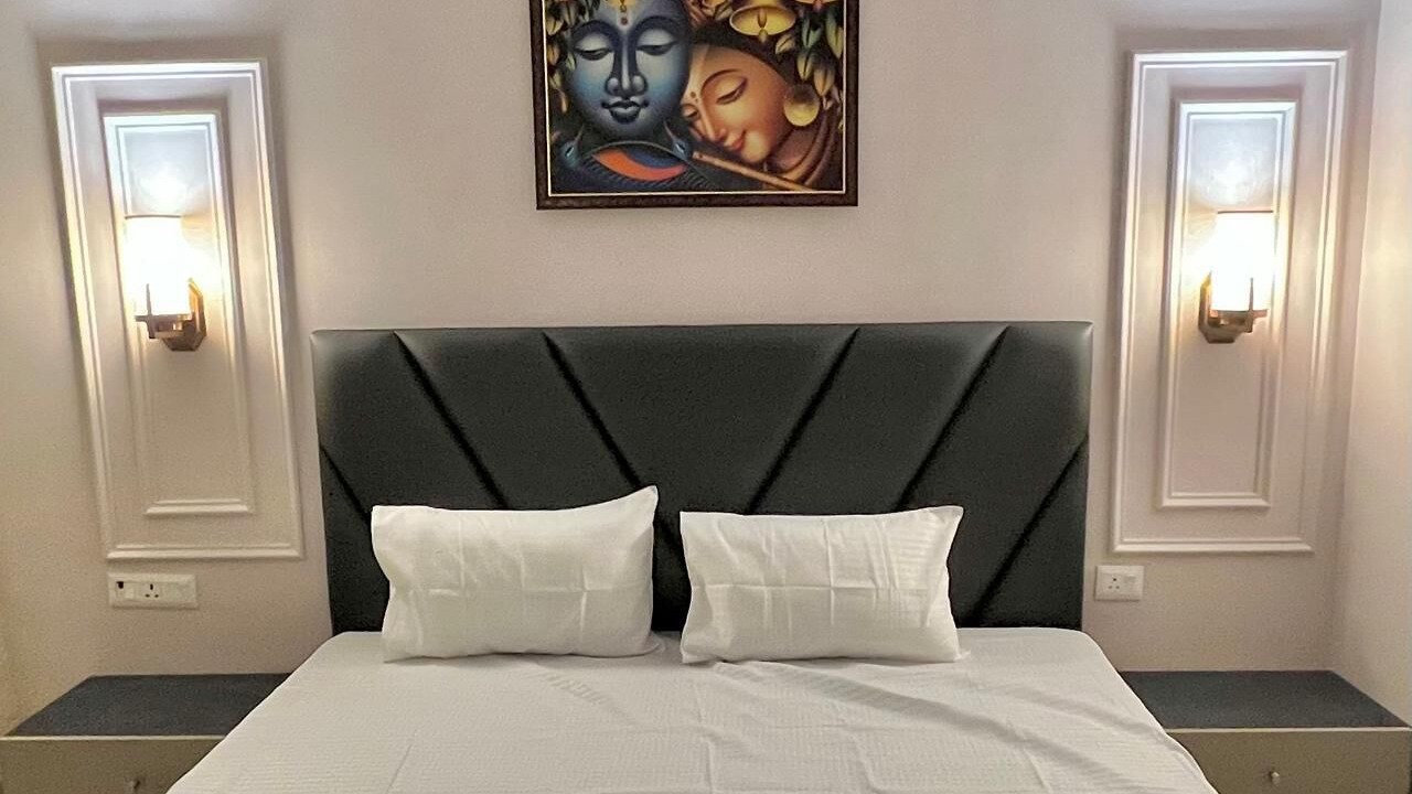 Photo of Bedroom in Taj Ganj