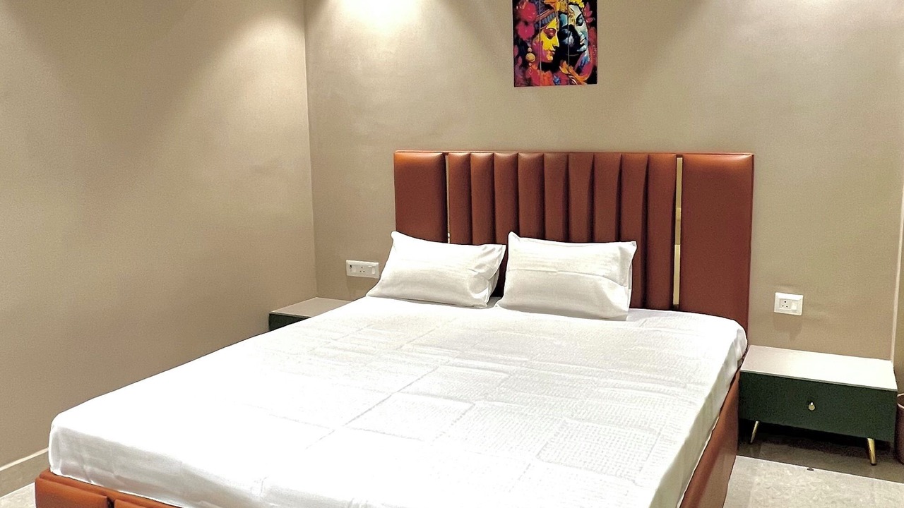 Photo of Bedroom in Taj Ganj