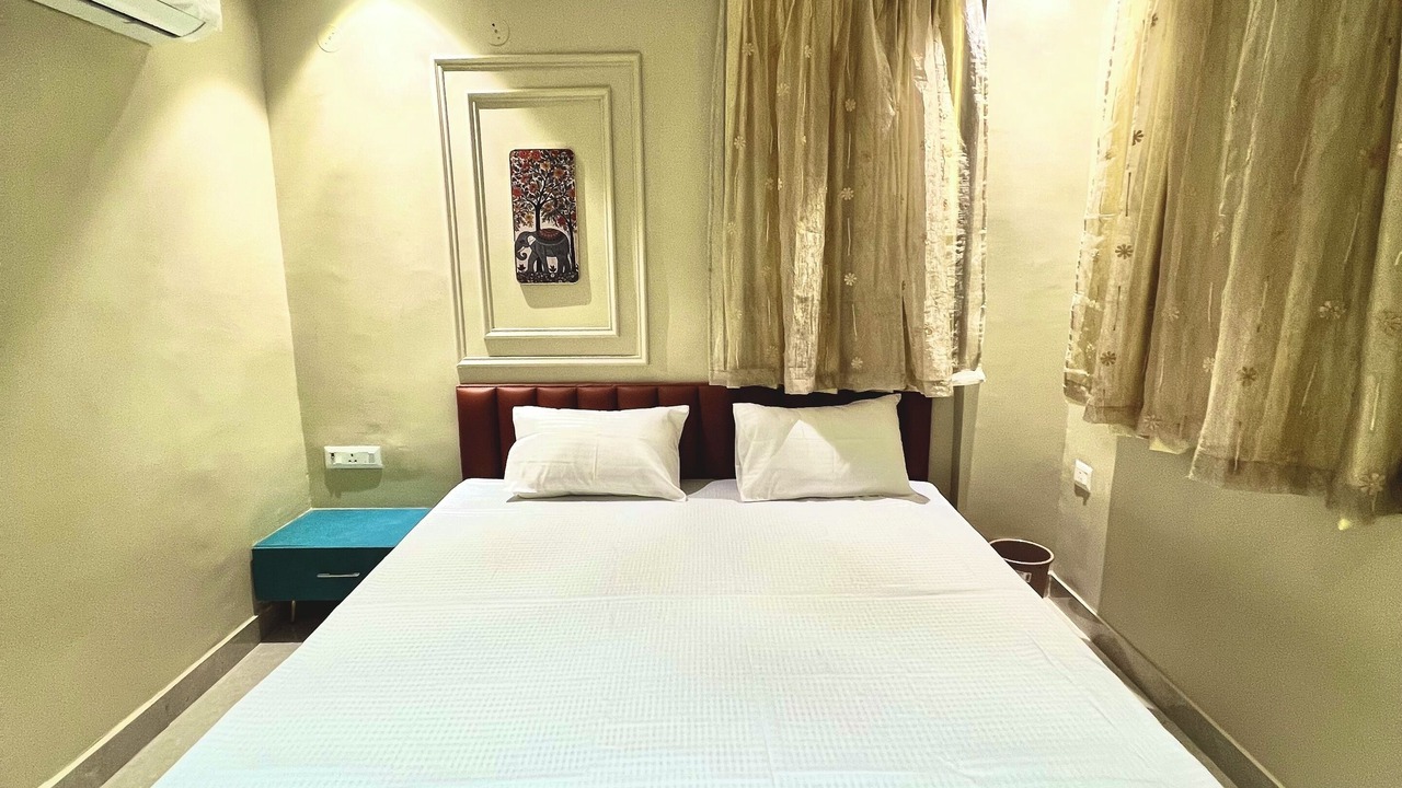 Photo of Bedroom in Taj Ganj