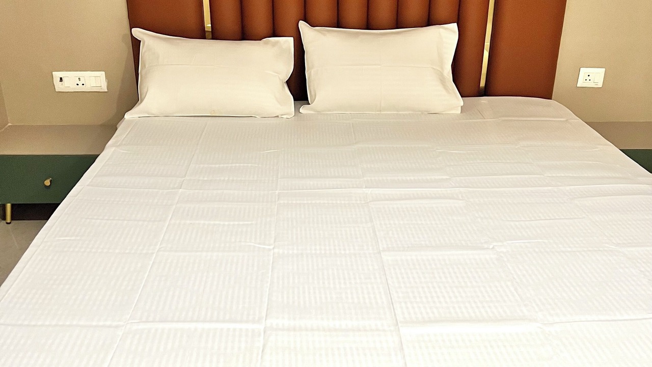Photo of Bedroom in Taj Ganj