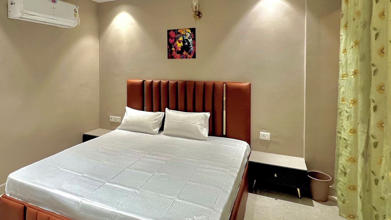Photo of Bedroom in Taj Ganj