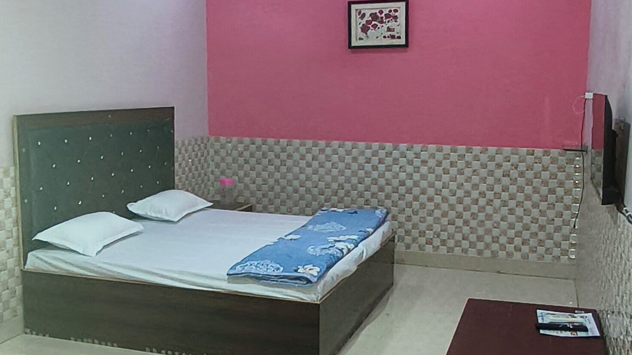 Photo of Bedroom in Mathura