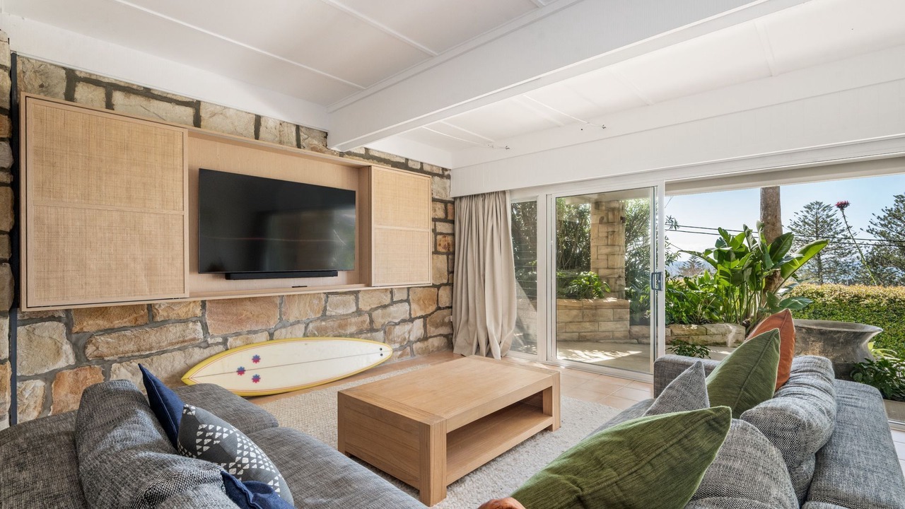 Photo of Livingroom in Whale Beach