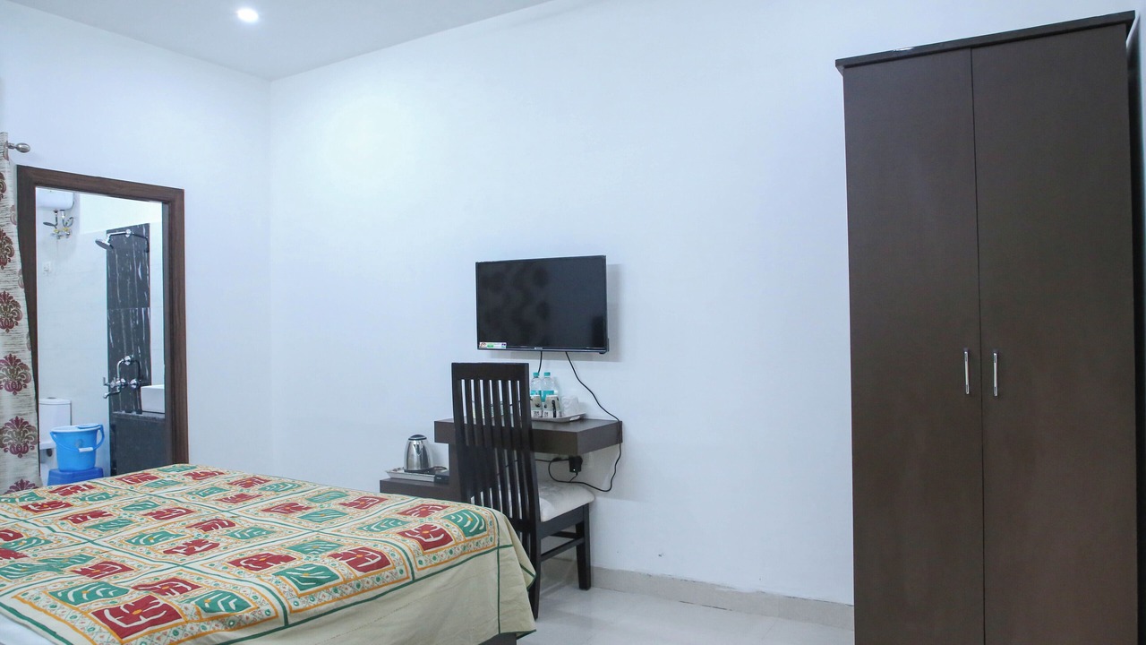Photo of Bedroom in Taj Ganj
