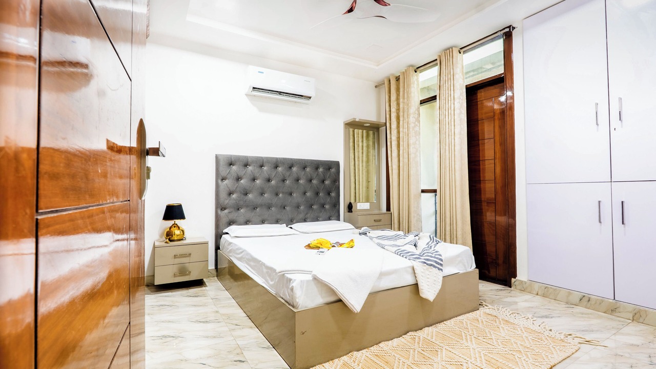Photo of Bedroom in Taj Ganj
