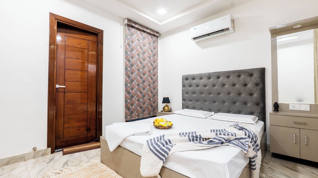 Photo of Bedroom in Taj Ganj