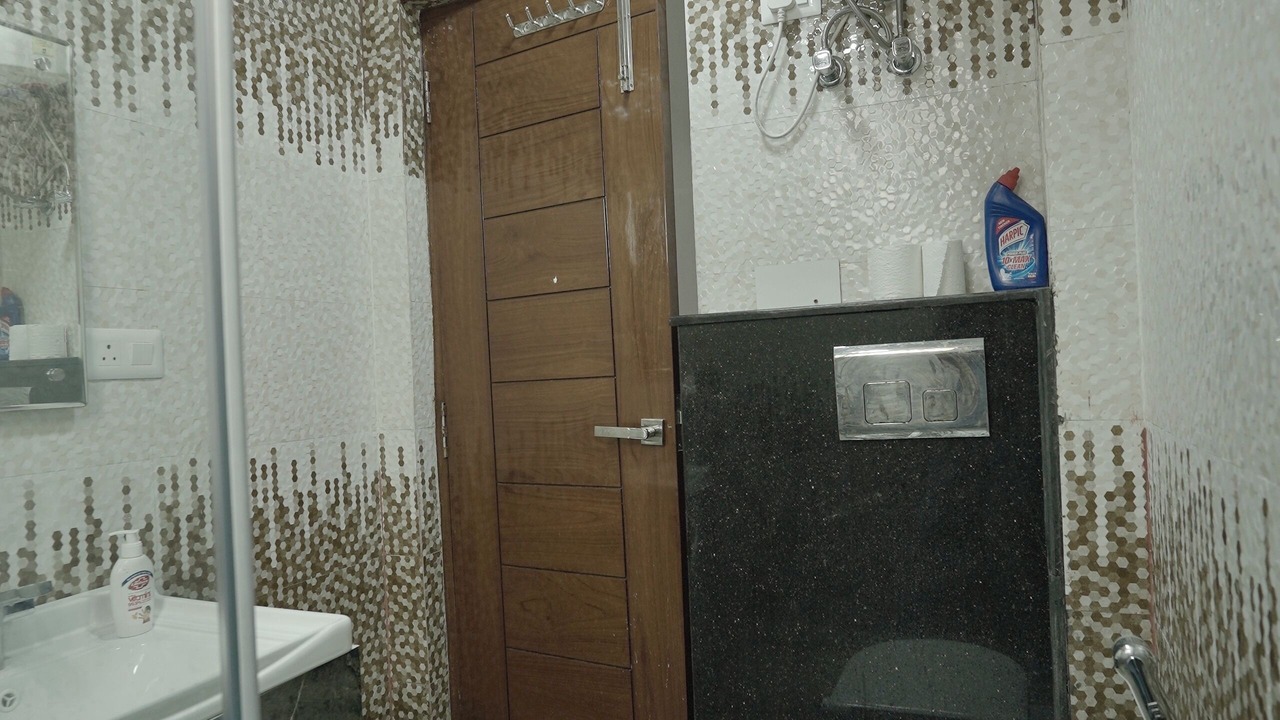 Photo of Bathroom in Taj Ganj