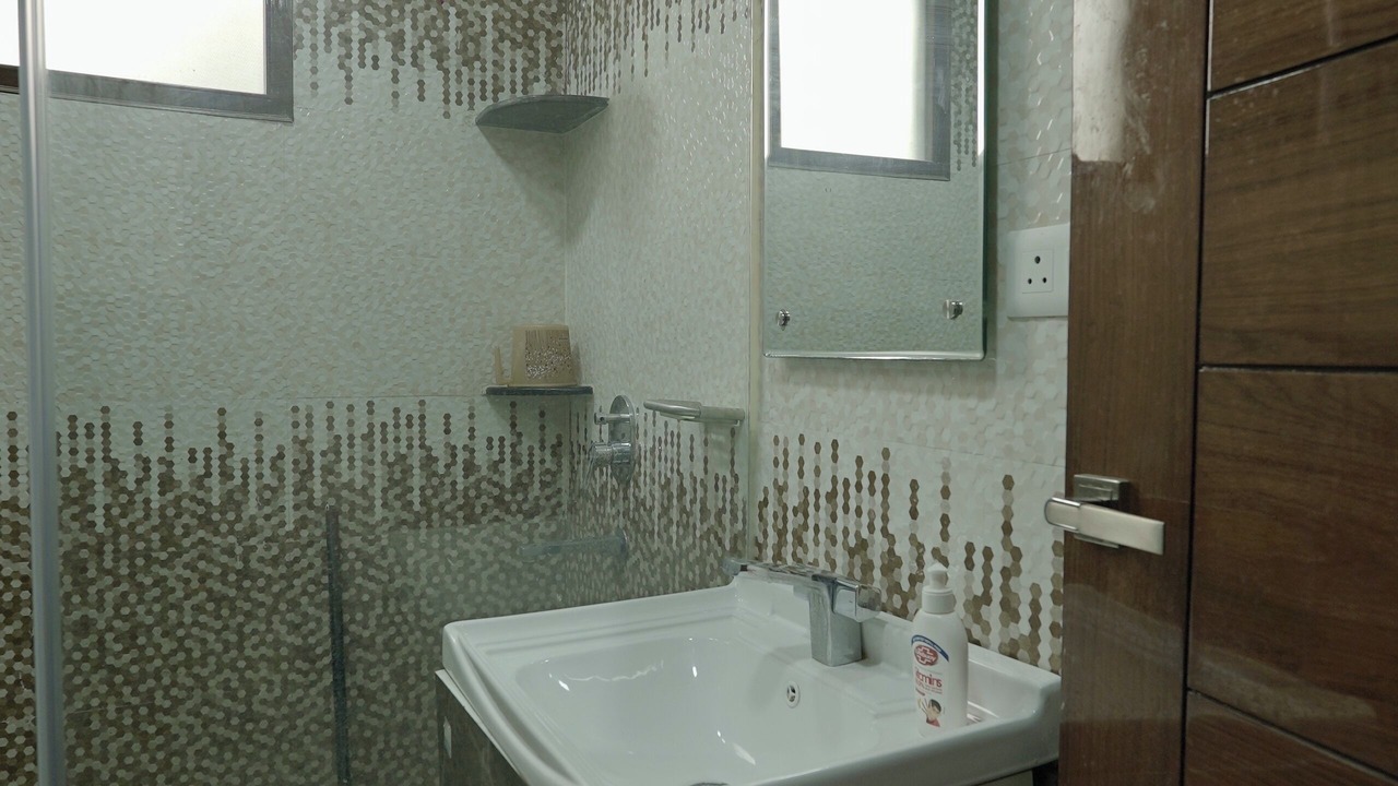 Photo of Bathroom in Taj Ganj